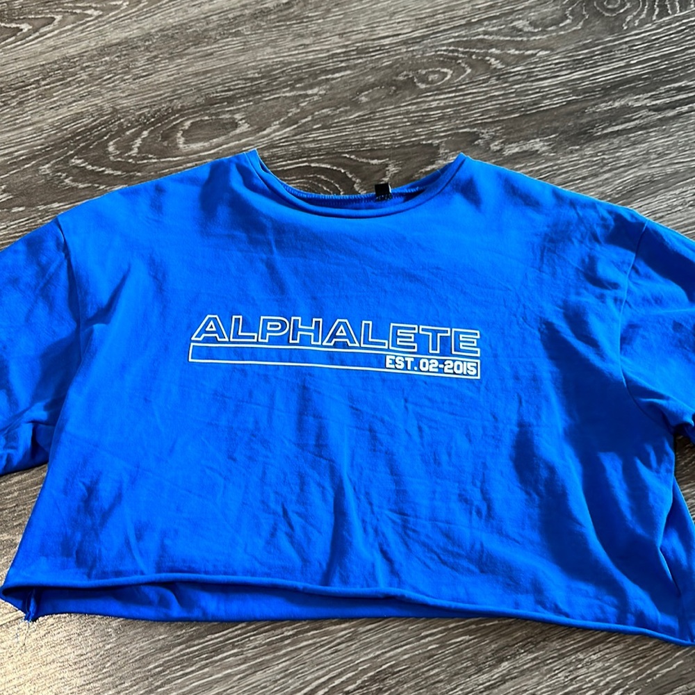 Alphalete Cropped Top
